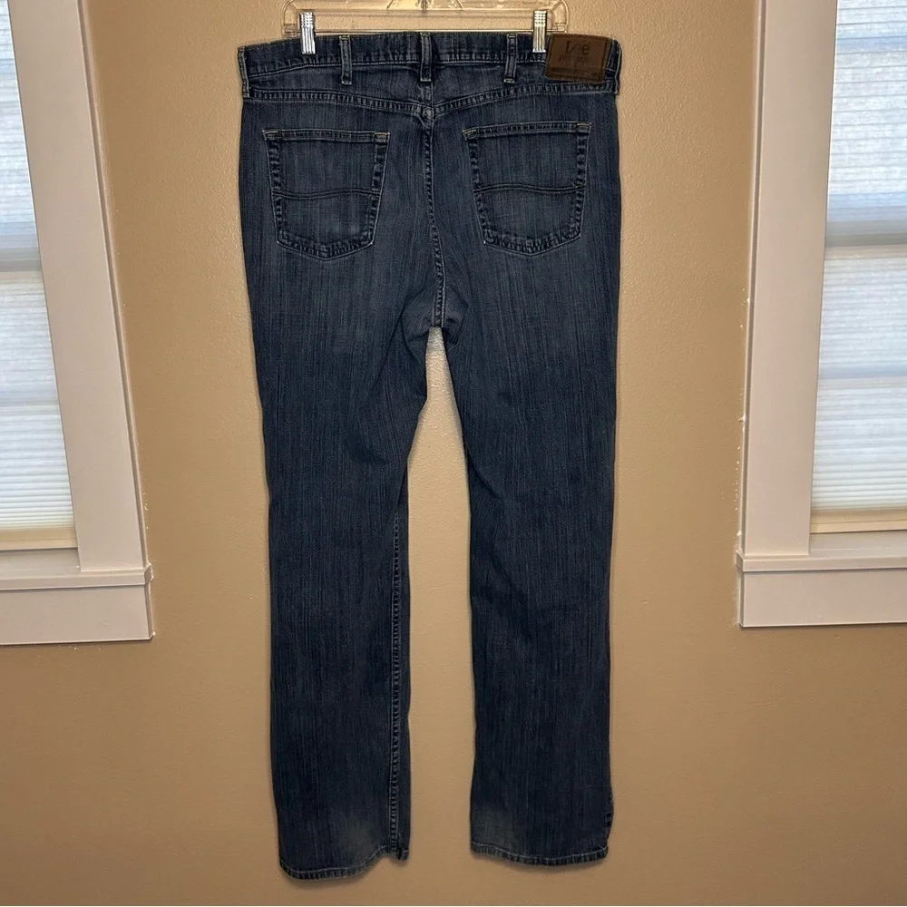 Lee Men's Premium Select Classic Fit Blue Jeans 38x34